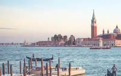 Wondering where to go on a sun-seeking couples escape ?