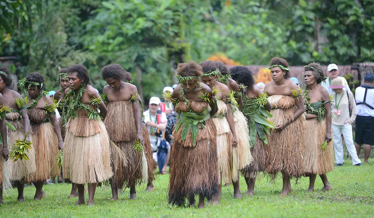 Meeting Populations in Oceania with Serge Guiraud | PONANT Magazine