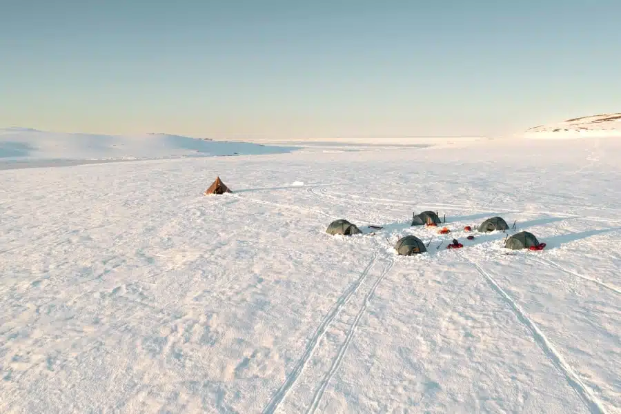 Raid polaire au Groenland pour les équipes Ponant à bord du Commandant Charcot