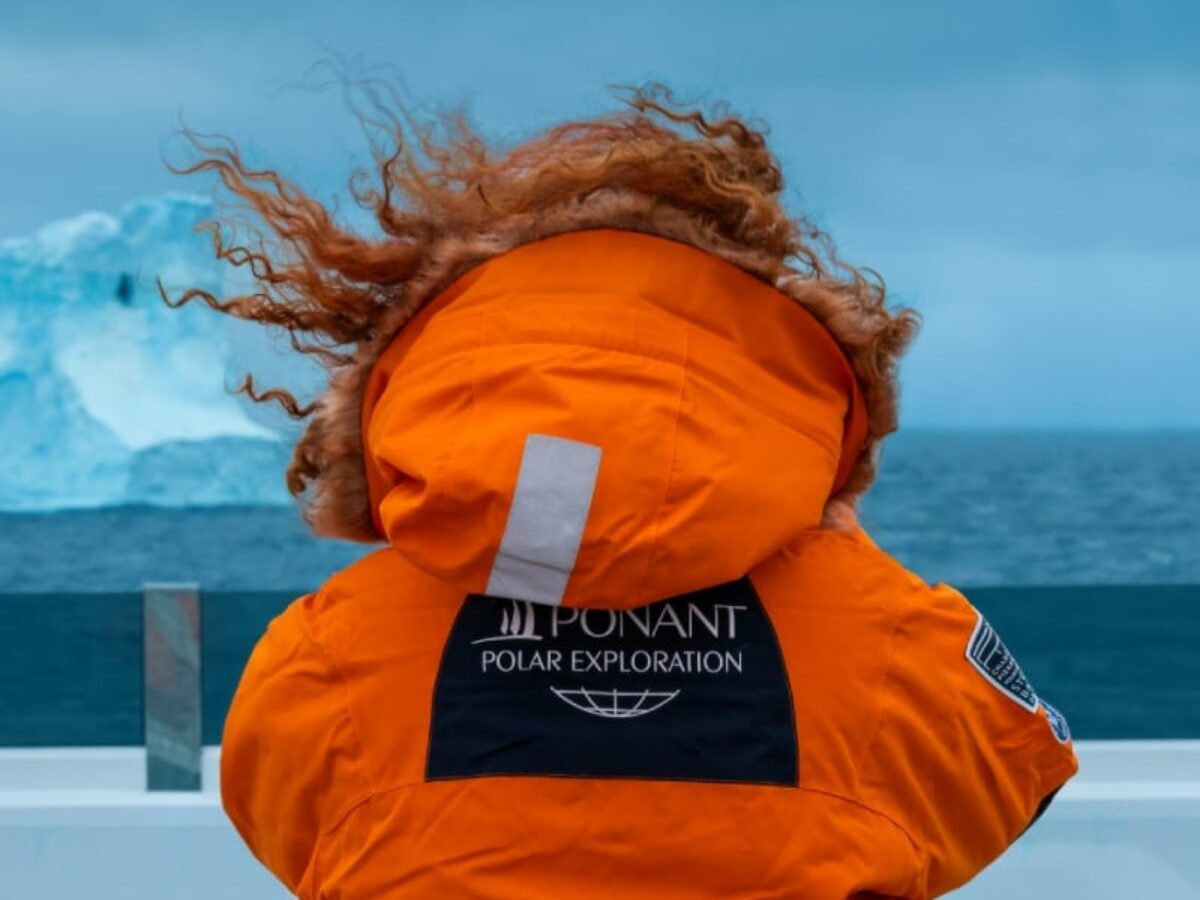 PONANT POLAR EXPEDITION フード付きジャケット Polar exploration from a female perspective | PONANT US Magazine
