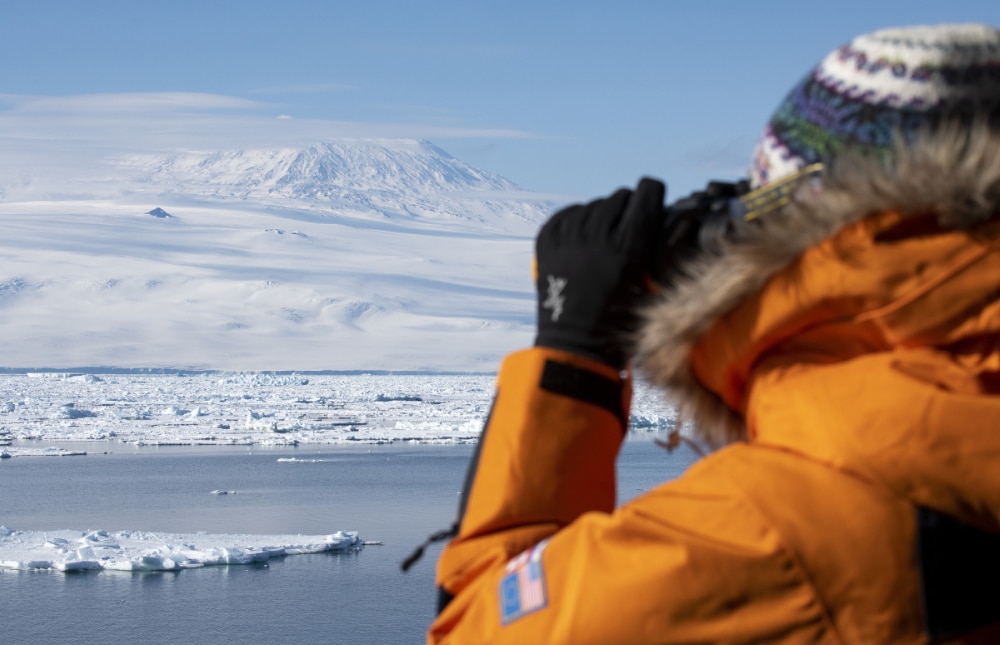 098_CC160123_Antarctica_Ross-Island_Mount-Erebus©Cindy Miller Hopkins_PONANT_Photo-Ambassador (1)