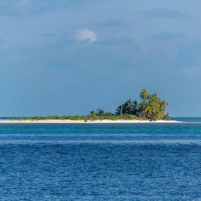 Petite ilot tropical aux Seychelles
