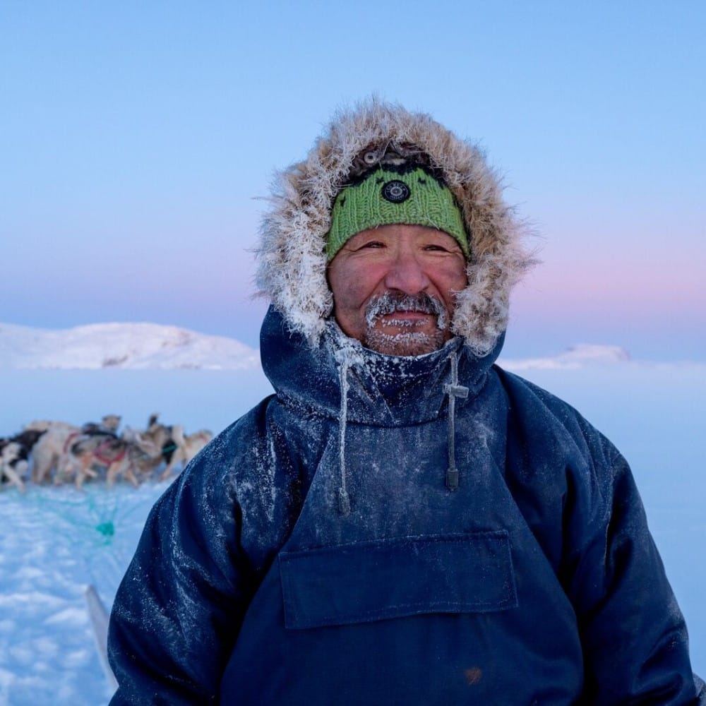 Portrait d’un homme inuit à Kullorsuaq au Groenland