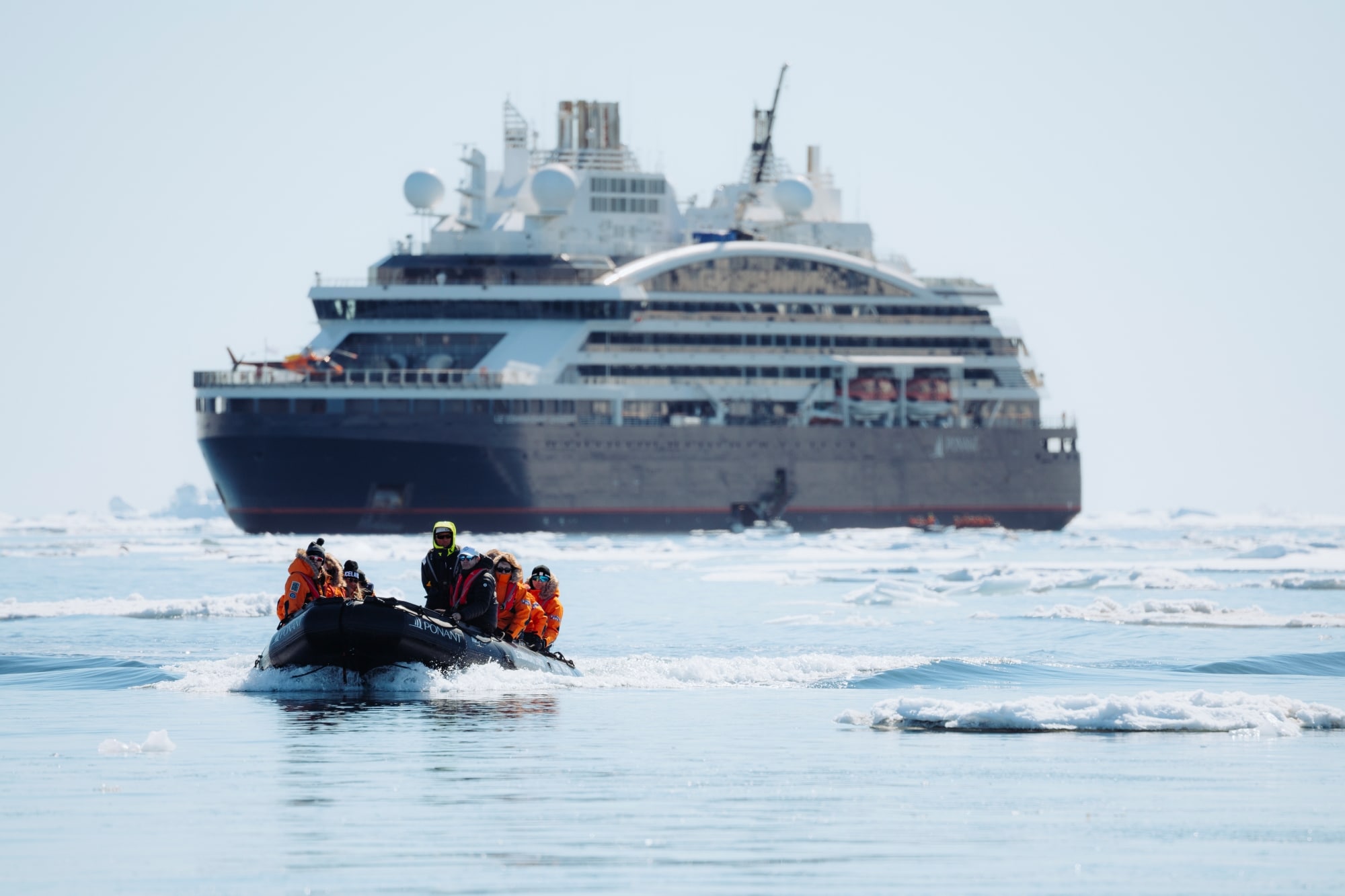 Research during PolarSOWCr – Informing the Search for Life on Ocean Worlds (Photo by Miriam Naseem)_800x500