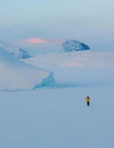 Cap sur le Grand Nord : horizons de glace, peuples du froid et aurores boréales